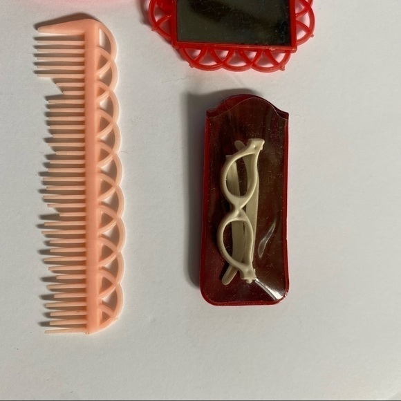 Vintage Vogue Doll Accessory Bundle Mirror Glasses Comb 50s 60s Kids Toy - Picture 4 of 5